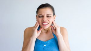 כאבי פנים והפרעות בתנועת מפרקי הלסת